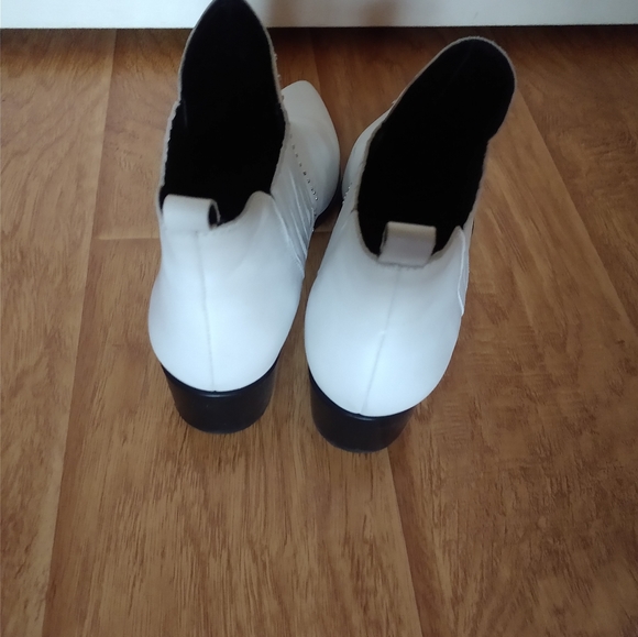 Leather white booties - Picture 5 of 6